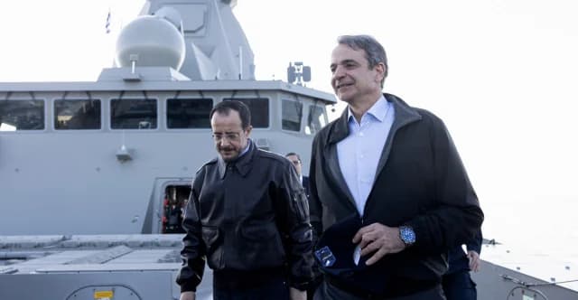 Μητσοτάκης και Χριστοδουλίδης επισκέφθηκαν τη φρεγάτα «Κίμων» στην Πάφο