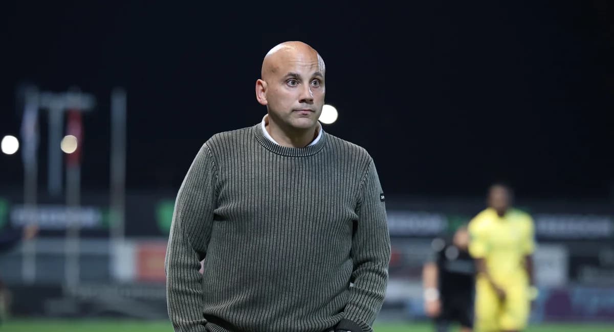 Javi Rozada offiziell als neuer Trainer von AEK Larnaka ernannt