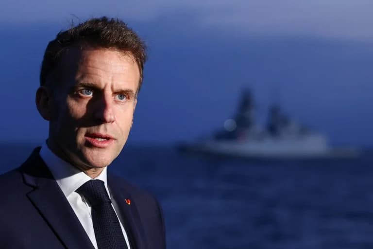 Macron visita el portaaviones 'Charles de Gaulle' en el Mediterráneo