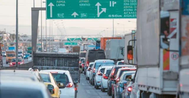 כאוס תנועה באתונה: עיכובים בשדרות קיפיסוס ואטיקי אודוס