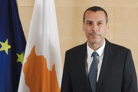 Charalambides: Objetivo, mejorar los hospitales públicos