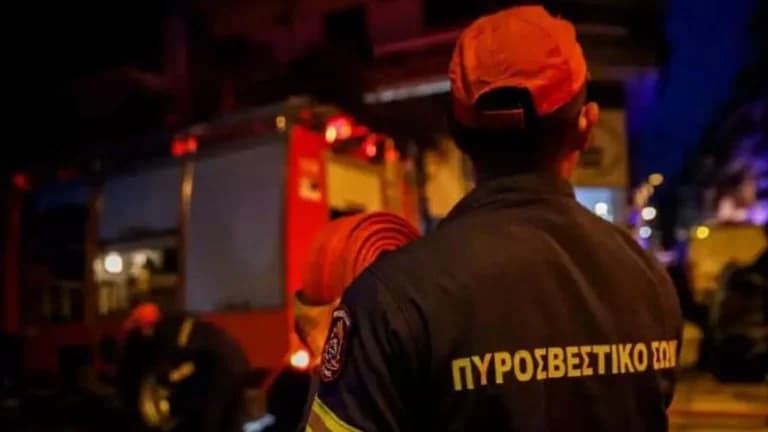 Άγιοι Ανάργυροι: Εμπρηστική Επίθεση σε Καφετέρια – Βίντεο