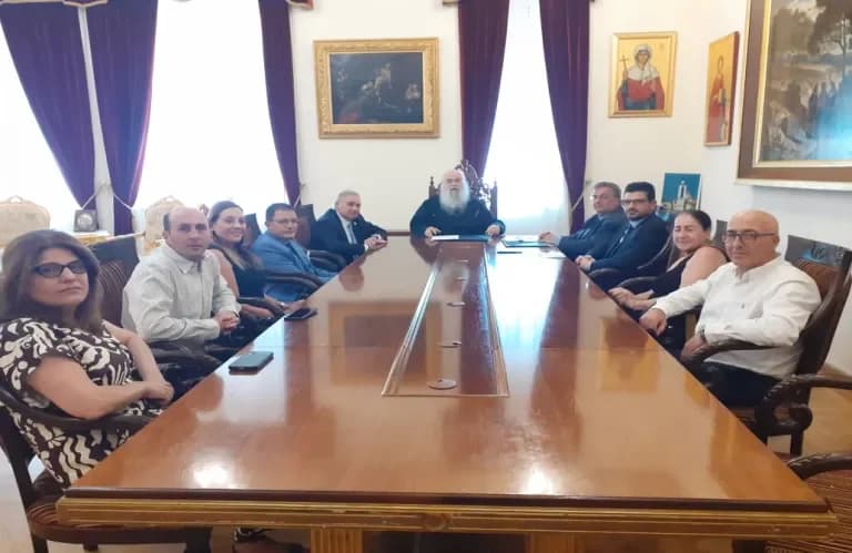Zusammenarbeit zwischen der Stiftung Erzbischof Makarios III und der Neapolis Universität