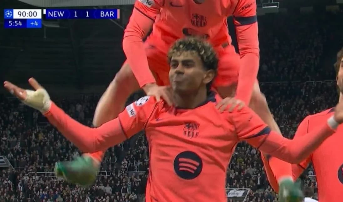 El Barcelona rescata un empate con un penalti tardío ante el Newcastle