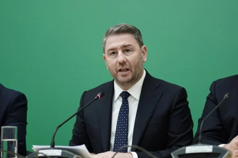 Androulakis ataca la Mansión Maximos por escuchas telefónicas y OPEKEPE