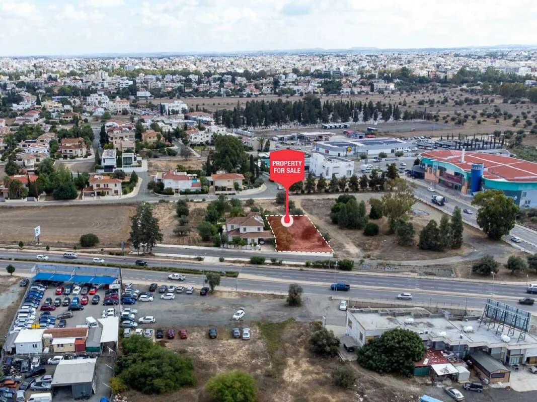 Parcela residencial en venta en Strovolos, Nicosia