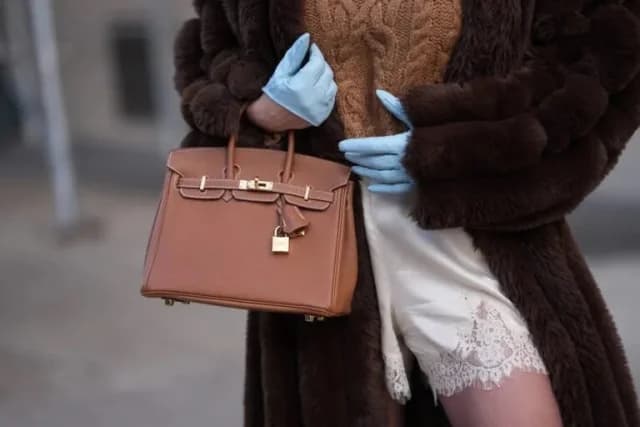 Η απόκτηση μιας τσάντας Hermès Birkin: Ένα σύμβολο πολυτέλειας