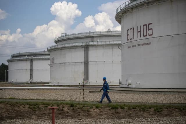 Alemania y Japón Liberan Reservas de Petróleo para Frenar el Alza de Precios