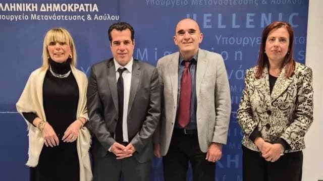 Συμφωνία Πλεύρη-Κουτσόλαμπρου για το νέο σύμφωνο μετανάστευσης