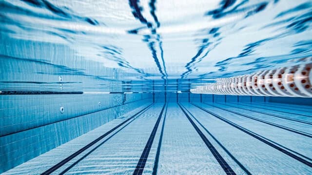 Salónica: Niño de diez años sufre un paro cardíaco en una piscina, salvado por los paramédicos