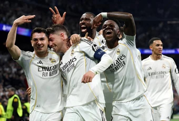 Ρεάλ Μαδρίτης - Μάντσεστερ Σίτι 3-0: Θρίαμβος με χατ-τρικ του Βαλβέρδε