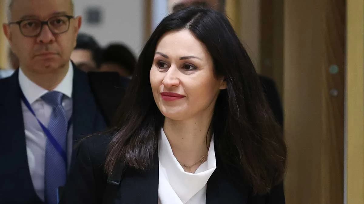 DISY und AKEL kritisieren Landwirtschaftsministerin wegen Maul- und Klauenseuche
