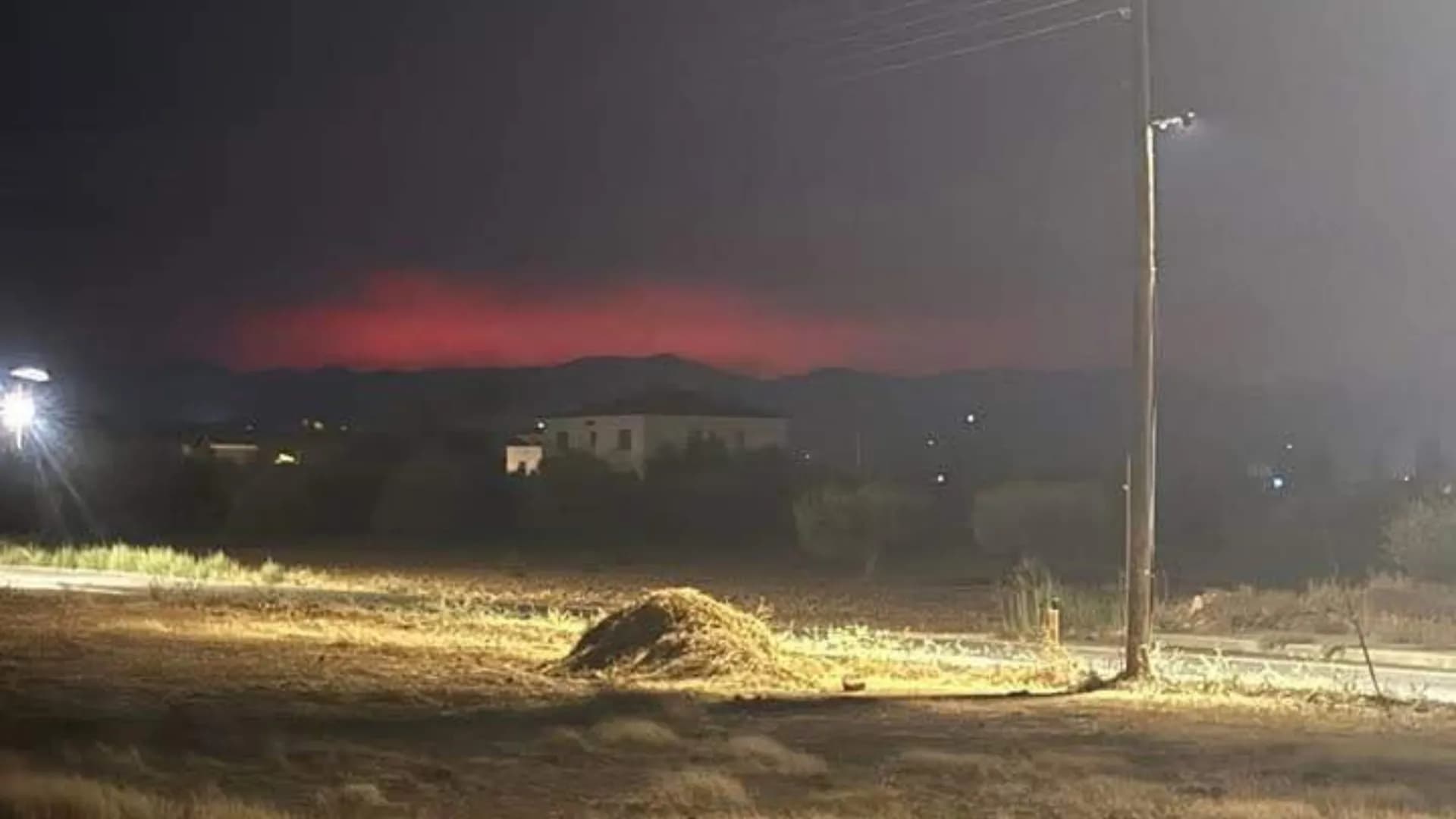 Φωτιά στα Κρασοχώρια ορατή από την Ψημολόφου