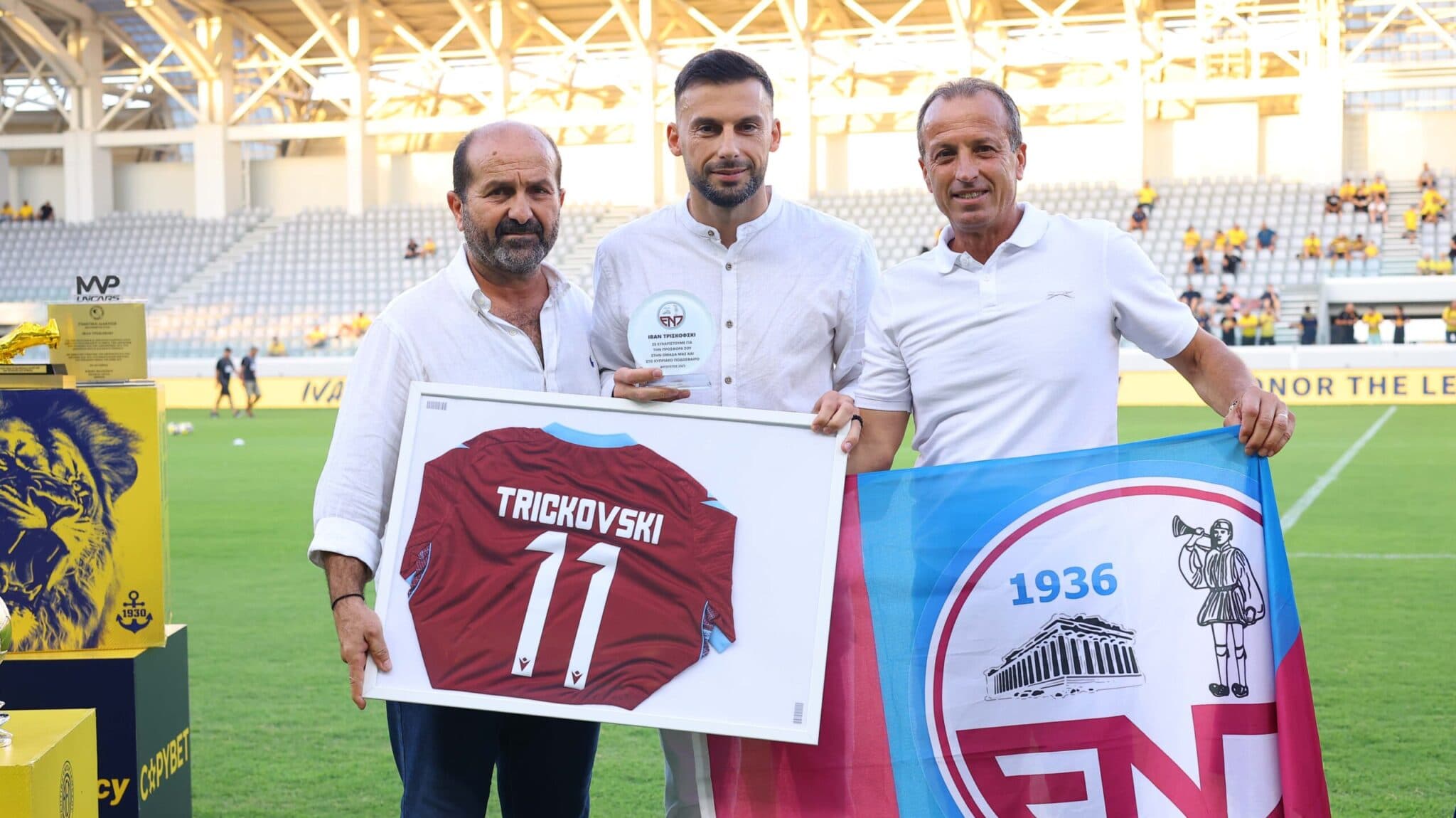 Ivan Tričkovski für seinen Beitrag zum zyprischen Fußball geehrt